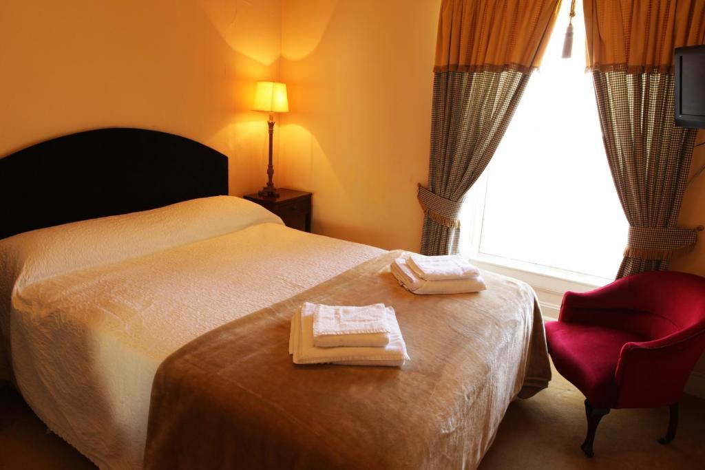 Crotty'S Pub & Accommodation Kilrush Habitación foto