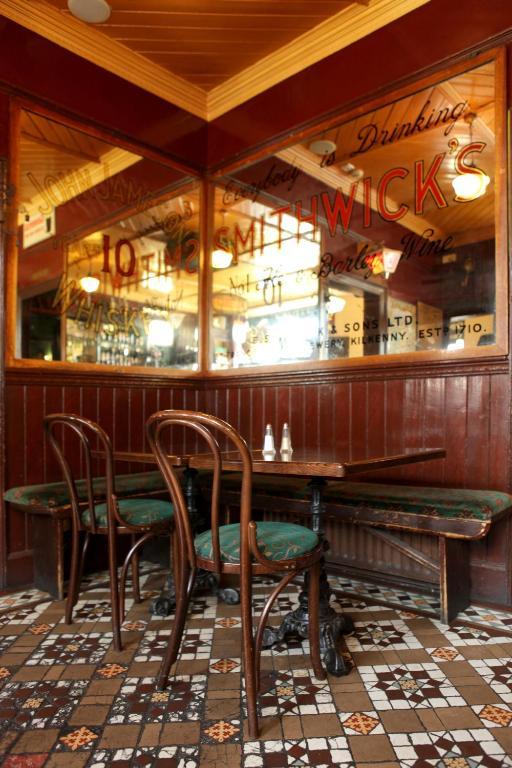 Crotty'S Pub & Accommodation Kilrush Exterior foto